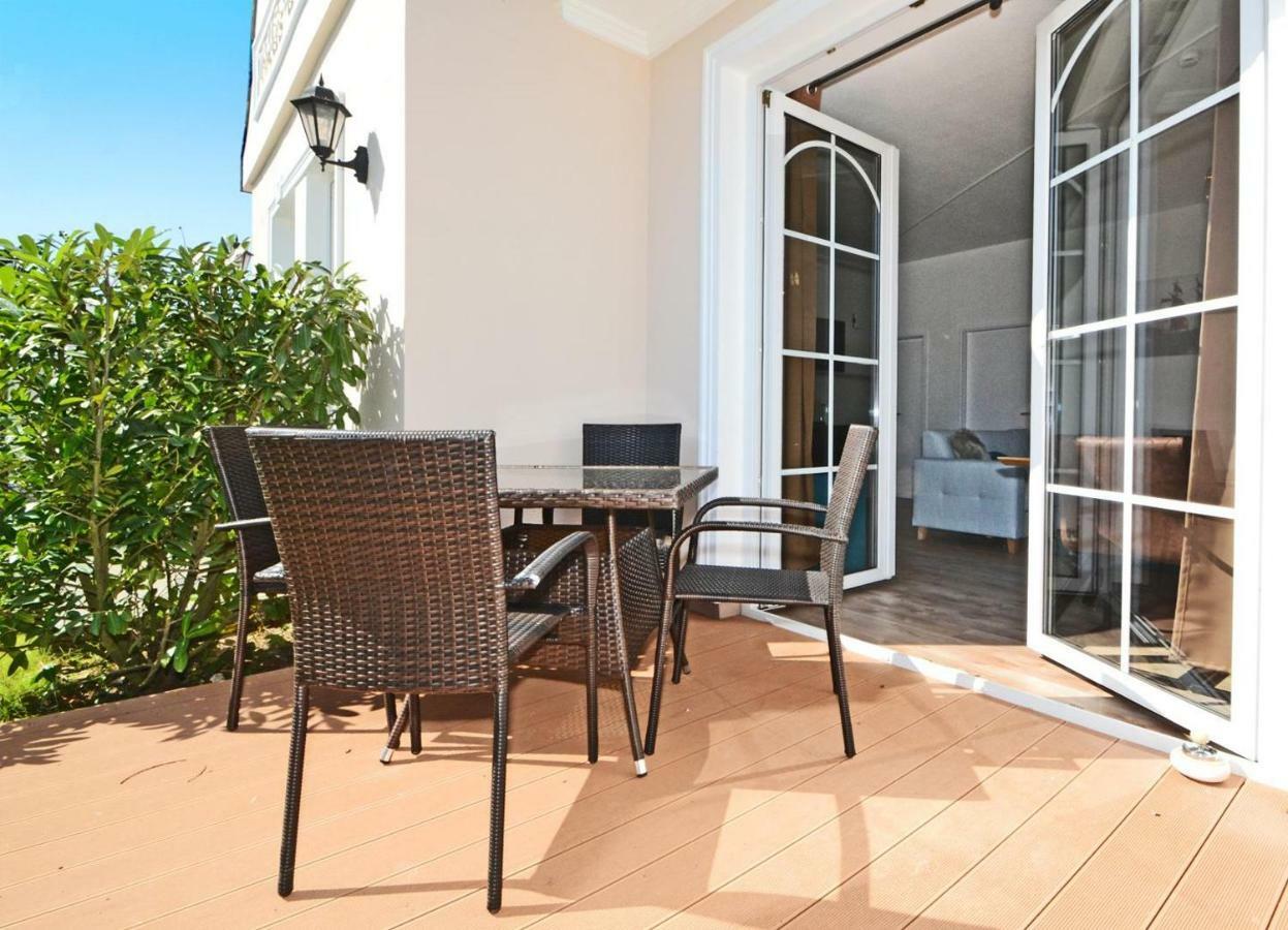 Haus Usedom Appartement Meeresbucht 코세로우 외부 사진